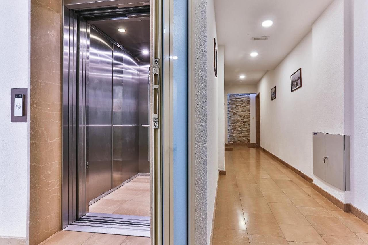 Montesun Boka Apartments Budva Bagian luar foto