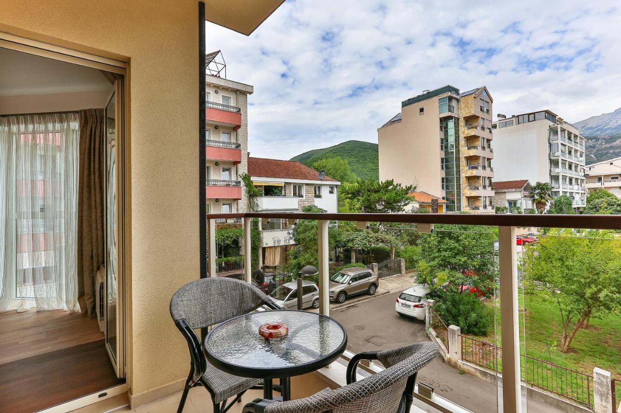 Montesun Boka Apartments Budva Bagian luar foto